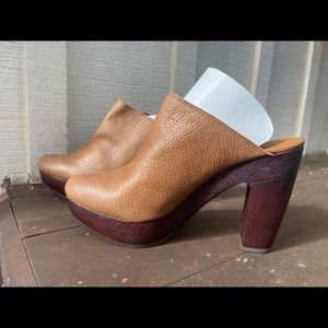 Available till Wednesday Lucky Brand Clogs